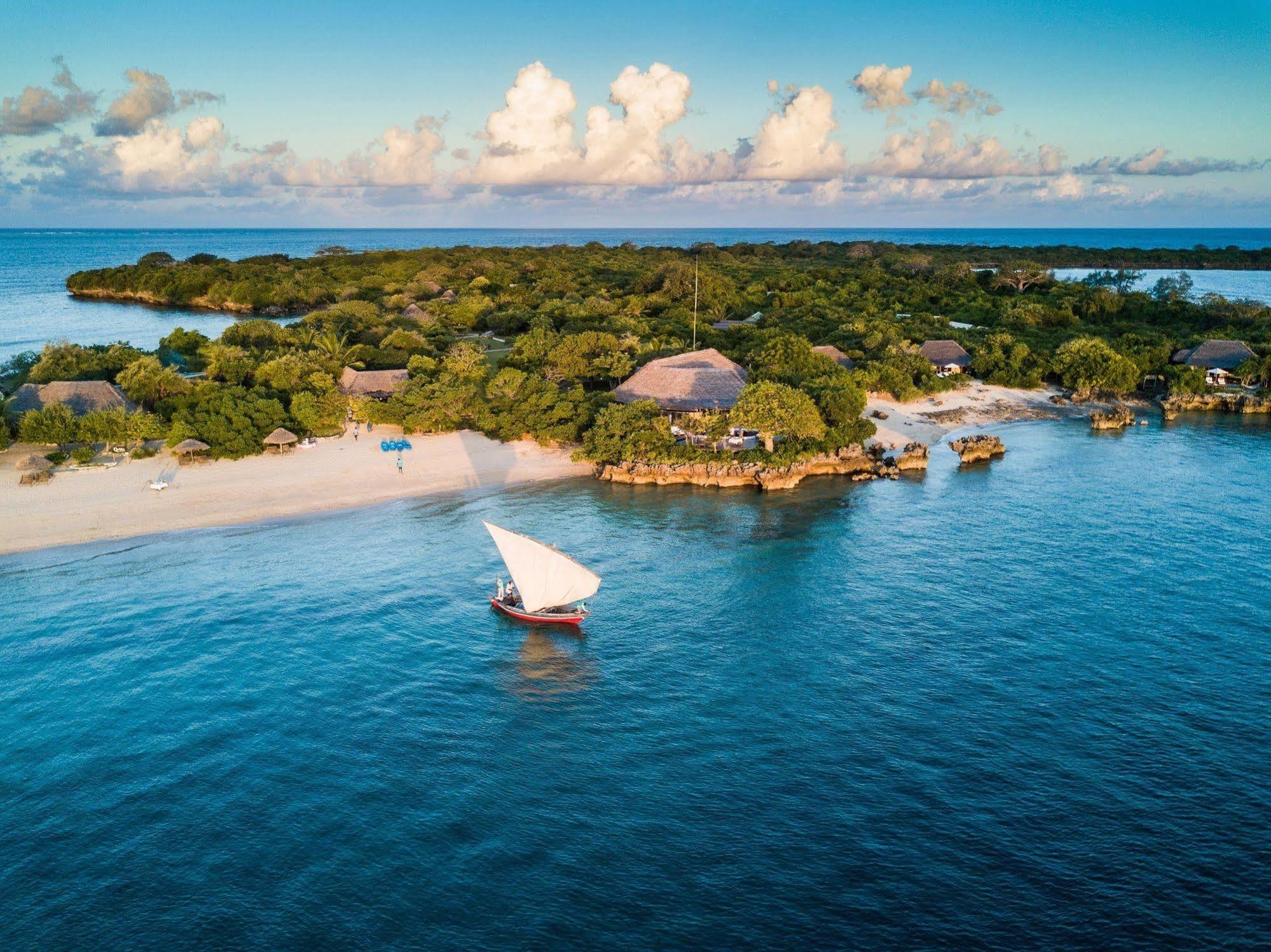 Azura Quilalea Island Hotel Exterior foto