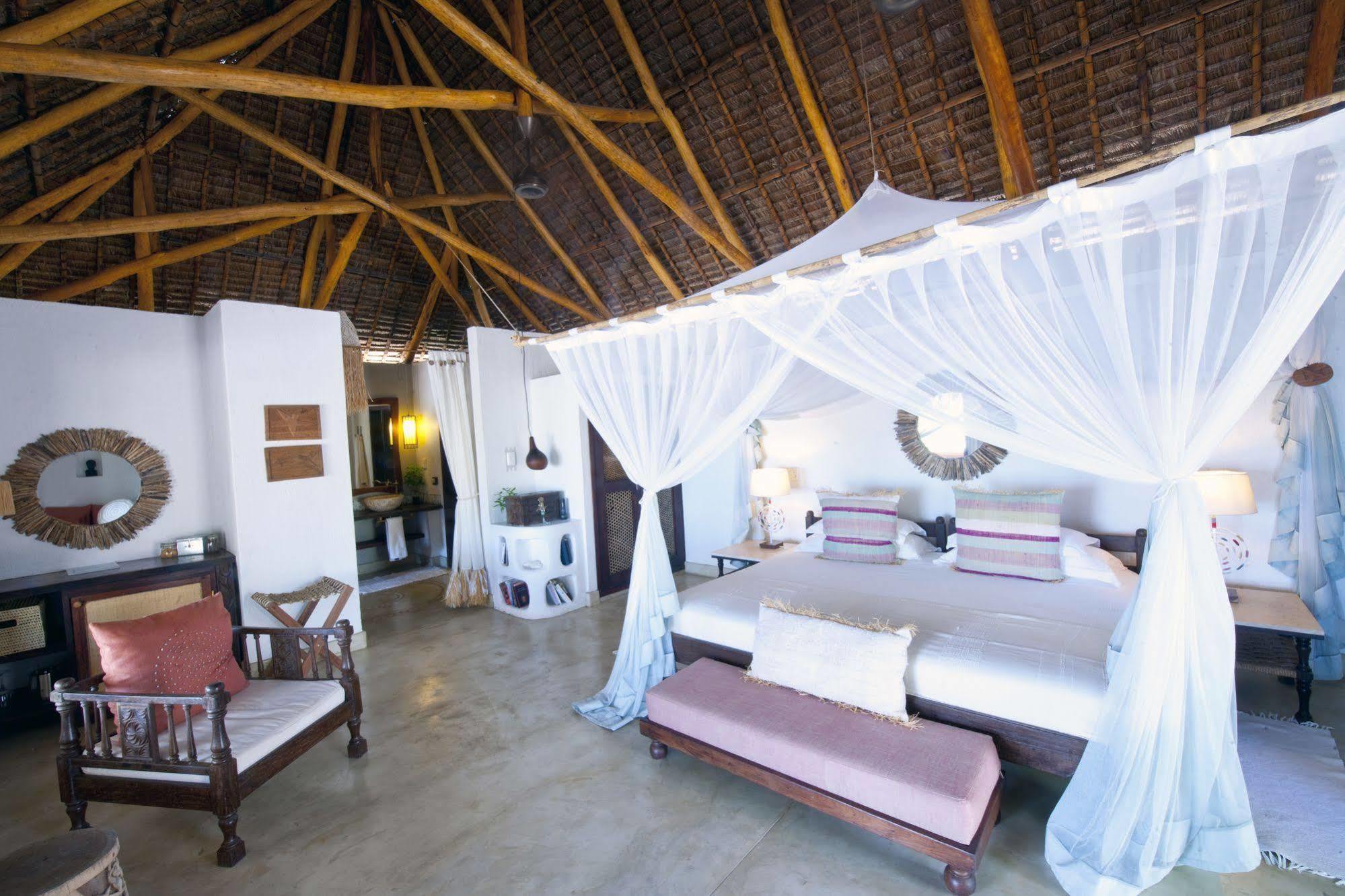 Azura Quilalea Island Hotel Exterior foto